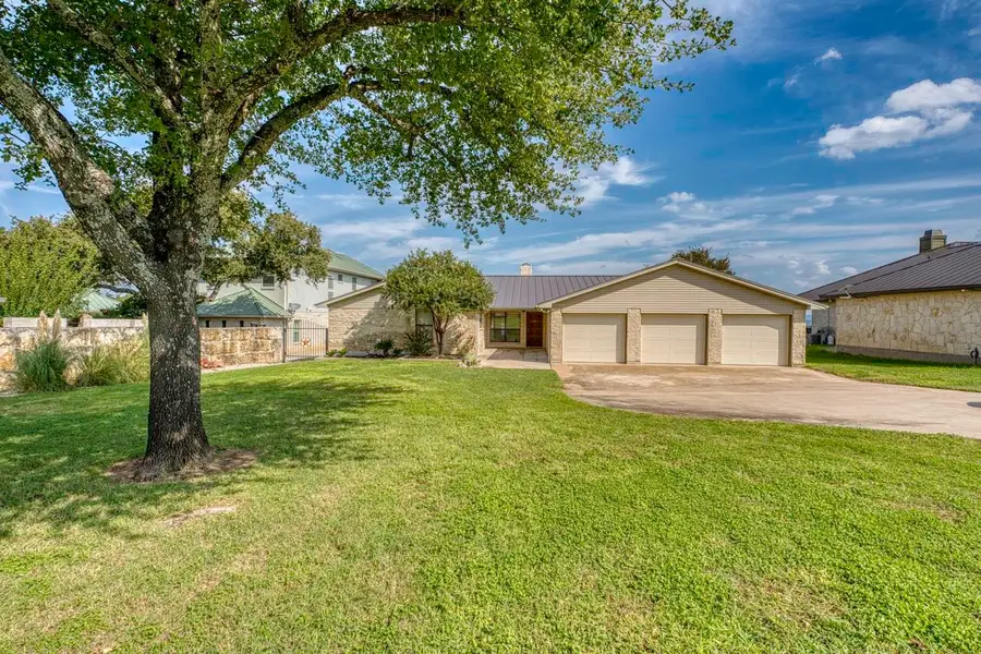209 Senisa Dr., Buchanan Dam, TX 78609 - #2