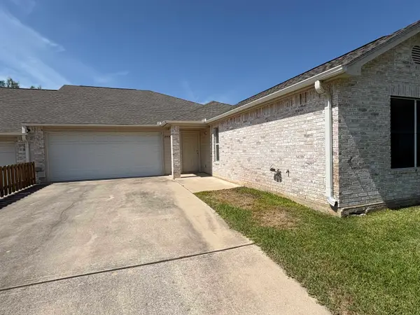 268 Brae Burn Circle, Meadowlakes, TX 78654