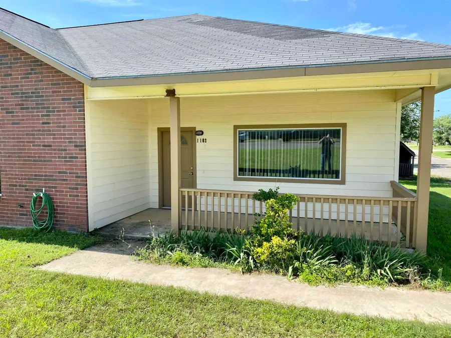 1108 W Main Street, Llano, TX 78639 - #3