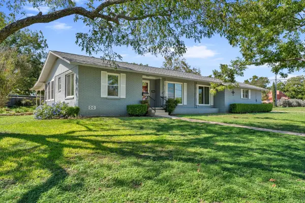 908 N Pierce Street, Burnet, TX 78611