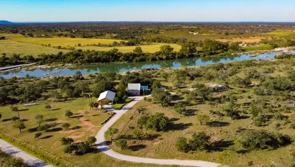 2205 Cr 103, Llano, TX 78643