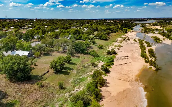 1205 Sandstone, Llano, TX 78643