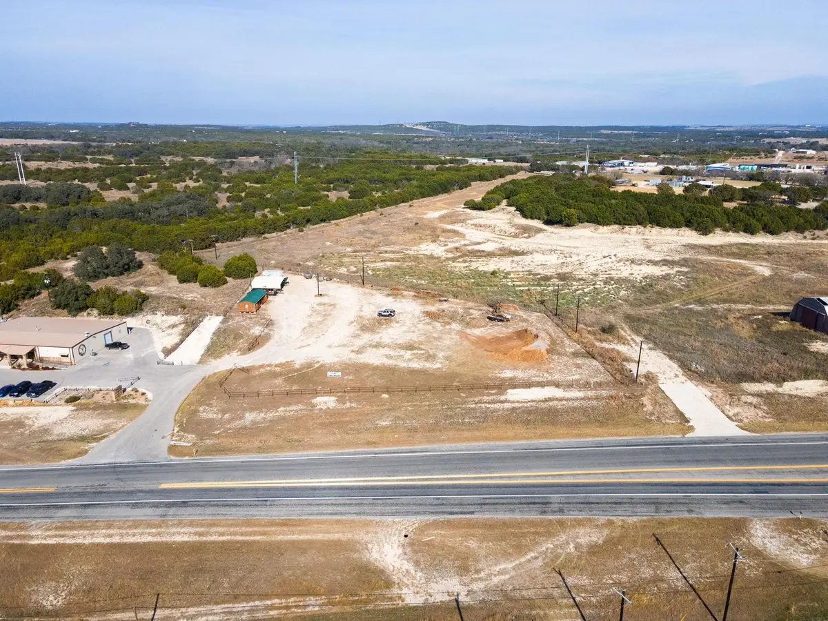 774 N Highway 183, Lampasas, TX 76550 - #1