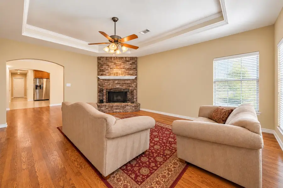 1107 E College Street, Llano, TX 78643 - #3