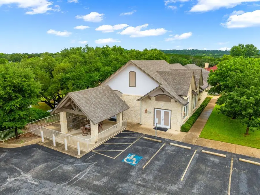 1704 Valencia Dr, Kerrville, TX 78028 - Image #3