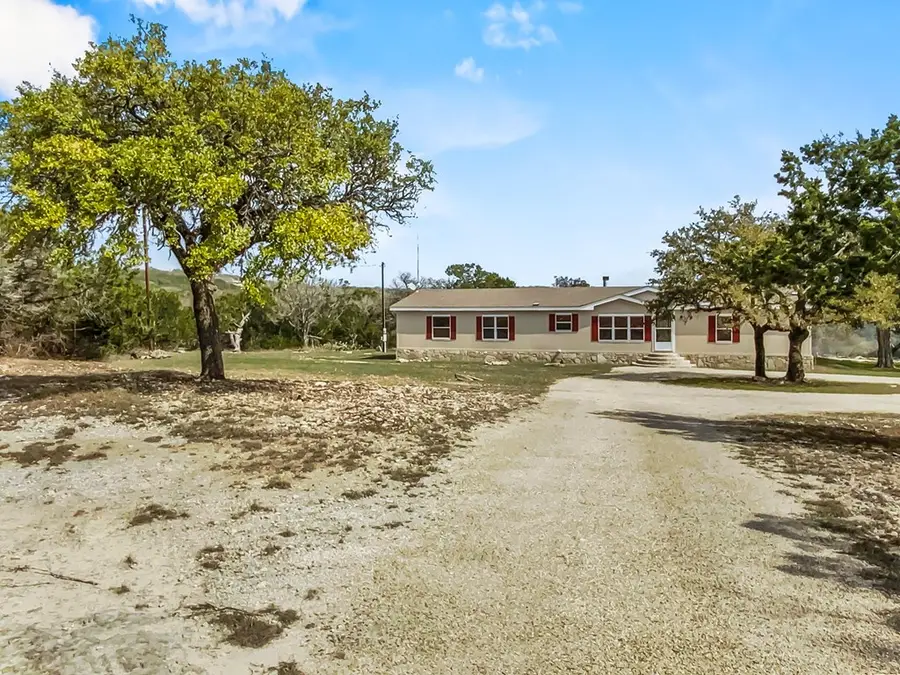 190 Rocky Hill Drive, Kerrville, TX 78028 - Image #3