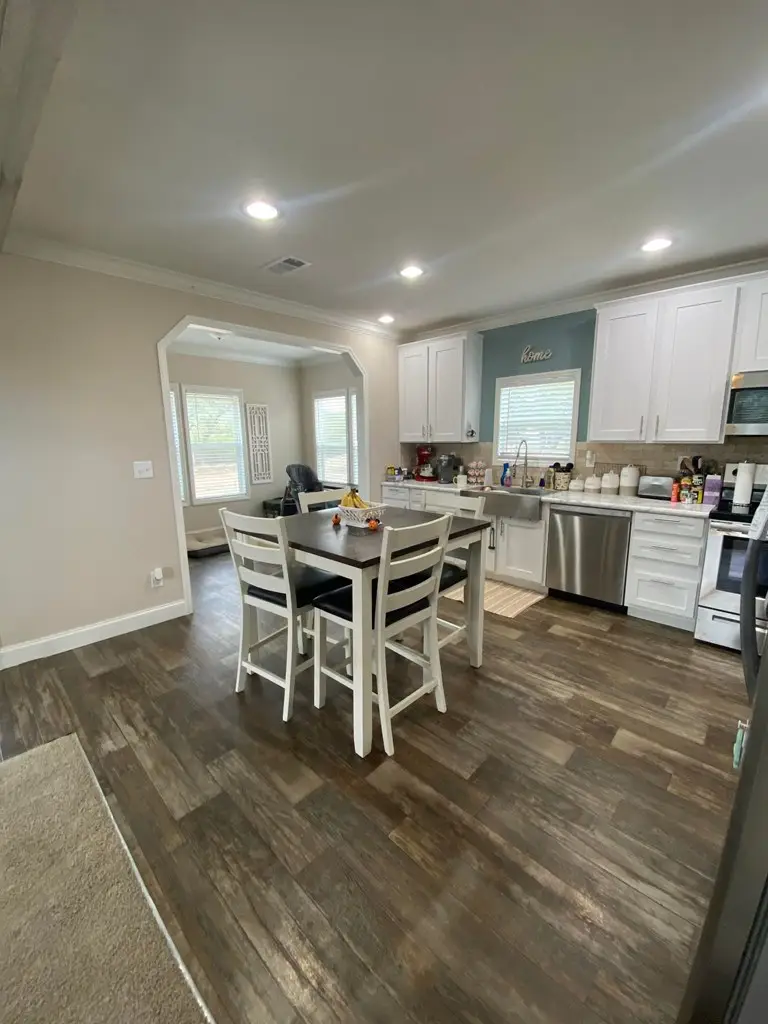 1545 E Elm Pass Rd, Center Point, TX 78010 - Image #2