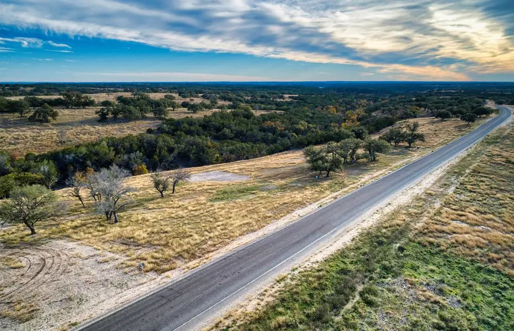 195 Wells Springs Dr, Kerrville, TX 78028 - Image #1