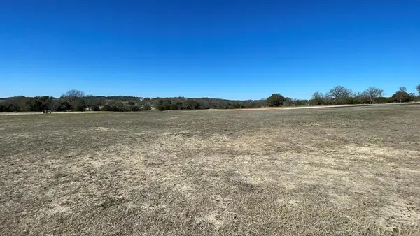 1112 Pinnacle View Dr, Kerrville, TX 78028