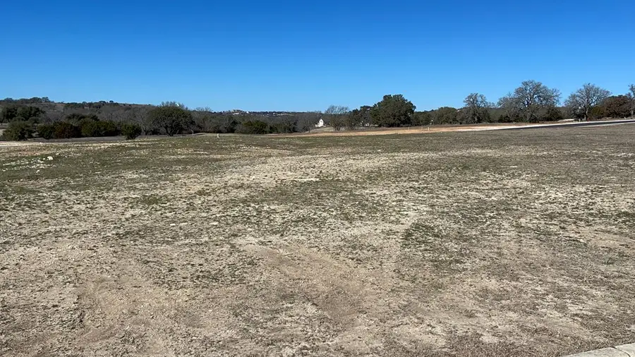 1112 Pinnacle View Dr, Kerrville, TX 78028 - Image #2