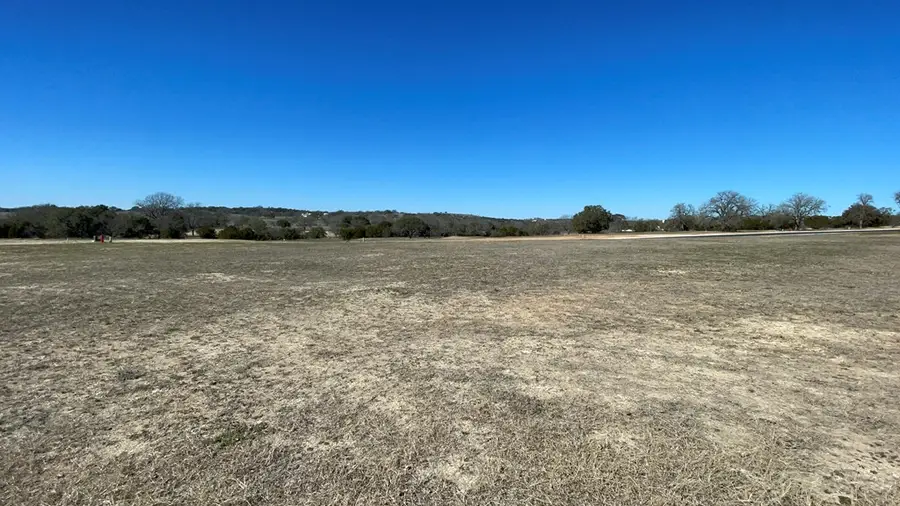 1108 Pinnacle View Dr, Kerrville, TX 78028 - Image #2