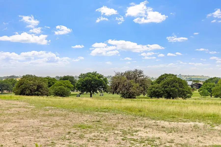 4222 E Comanche Trace Dr, Kerrville, TX 78028 - Image #2