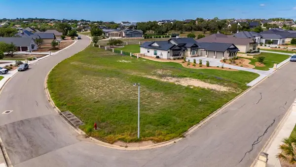 1024 Pinnacle View Dr, Kerrville, TX 78028