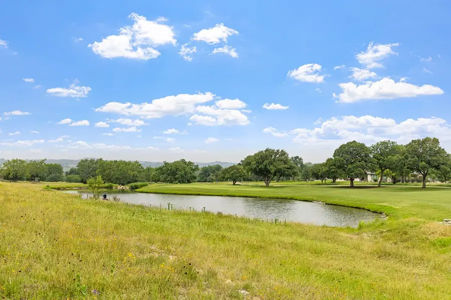 4324 E Comanche Trace Dr, Kerrville, TX 78028 - Image #3