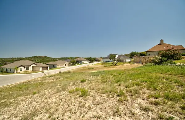 2006 Valencia Dr, Kerrville, TX 78028