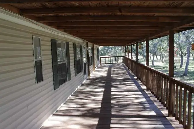 317 Swayze St, Utopia, TX 78884 - Image #3