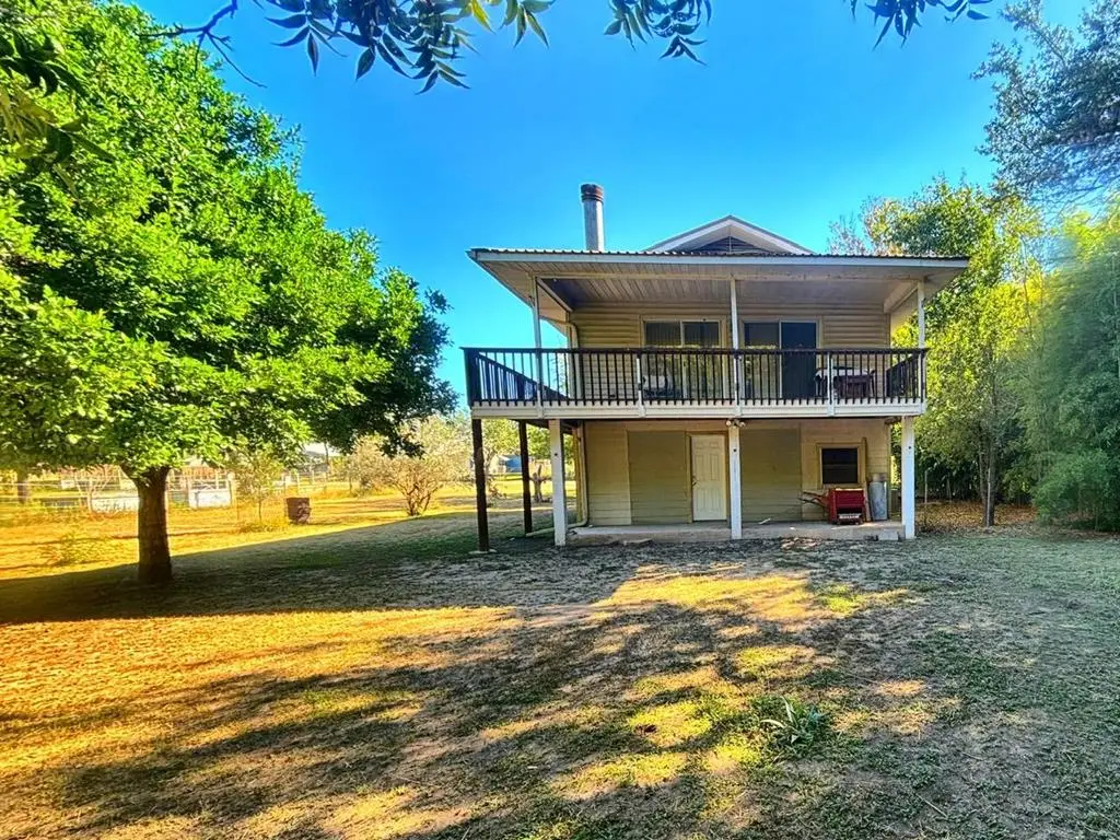 9 Oak Lane, Camp Wood, TX 78833 - Image #1