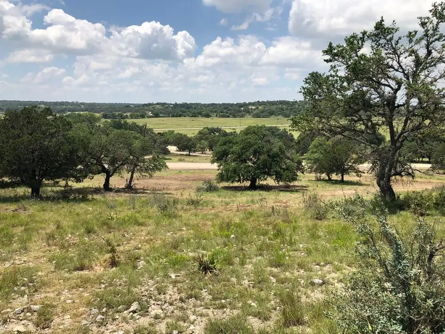 000 Old Comfort Rd, Fredericksburg, TX 78624 - Image #2
