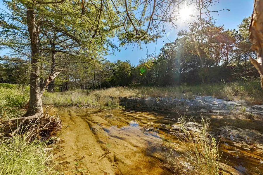 199 Palisades Dr, Camp Verde, TX 78010 - Image #2