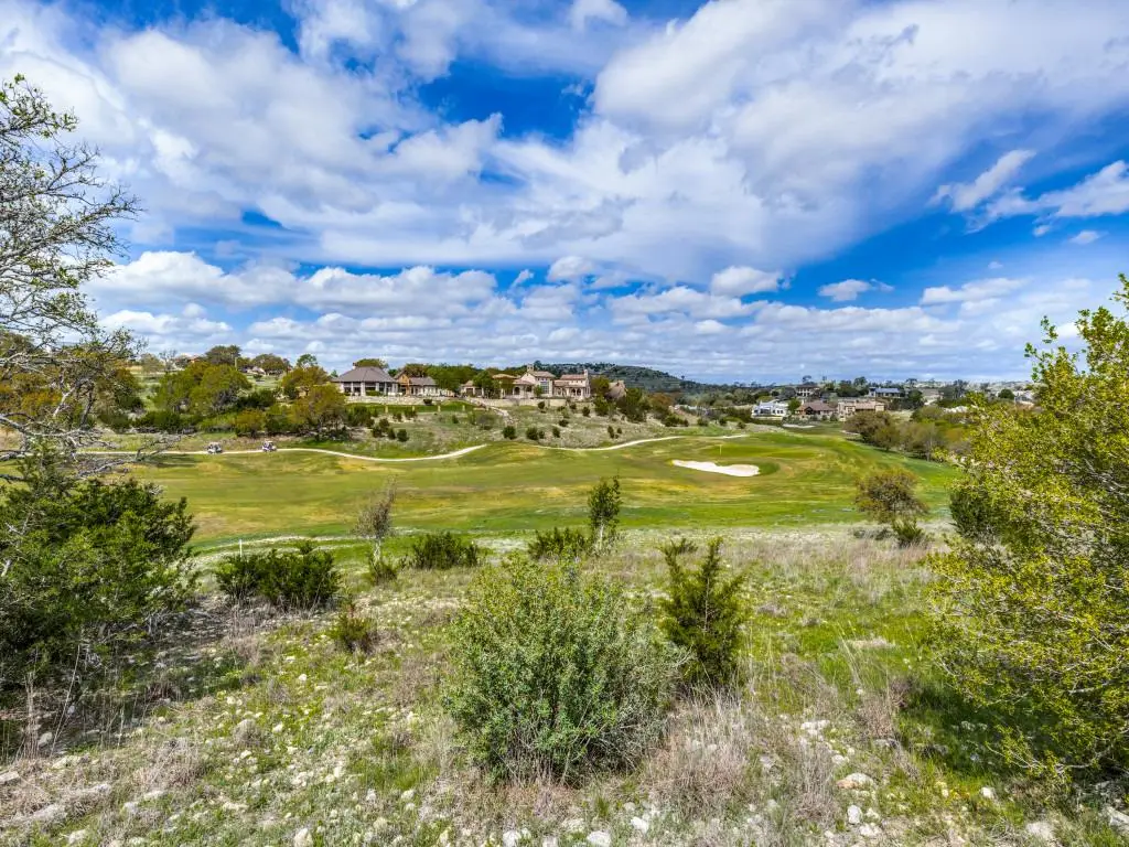 3512 Comanche Trace Dr, Kerrville, TX 78028 - Image #1