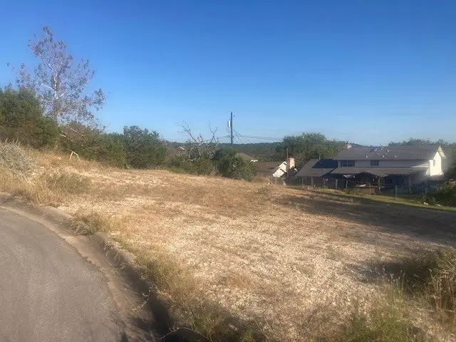 431 Crest Ridge Dr, Kerrville, TX 78028 - Image #2