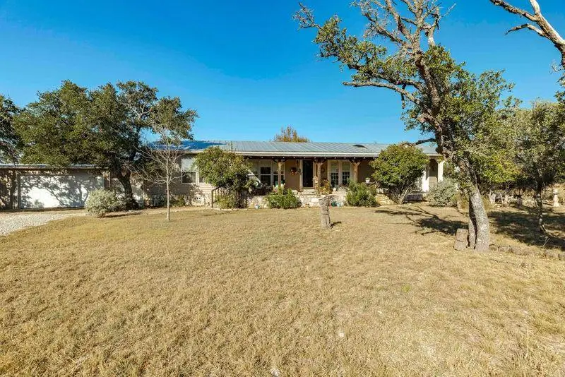 198 Crossing Dr, Harper, TX 78631 - Image #1