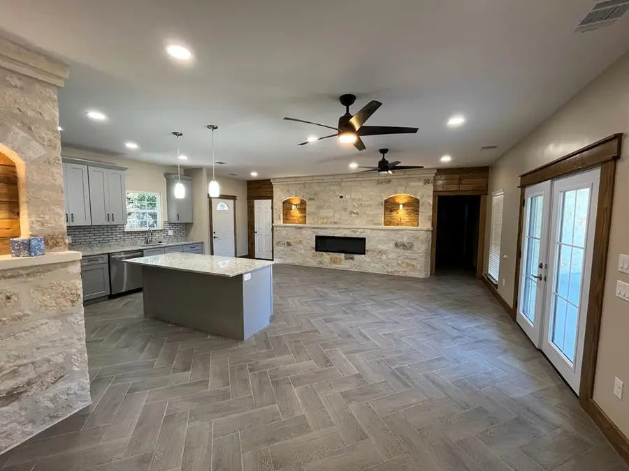 237 Hopi Trl, Bandera, TX 78003 - Image #2