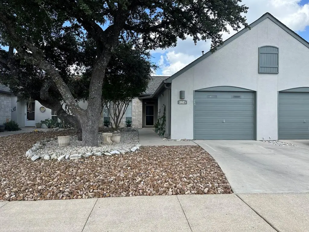 2025 Balmoral Dr, Kerrville, TX 78028 - Image #1