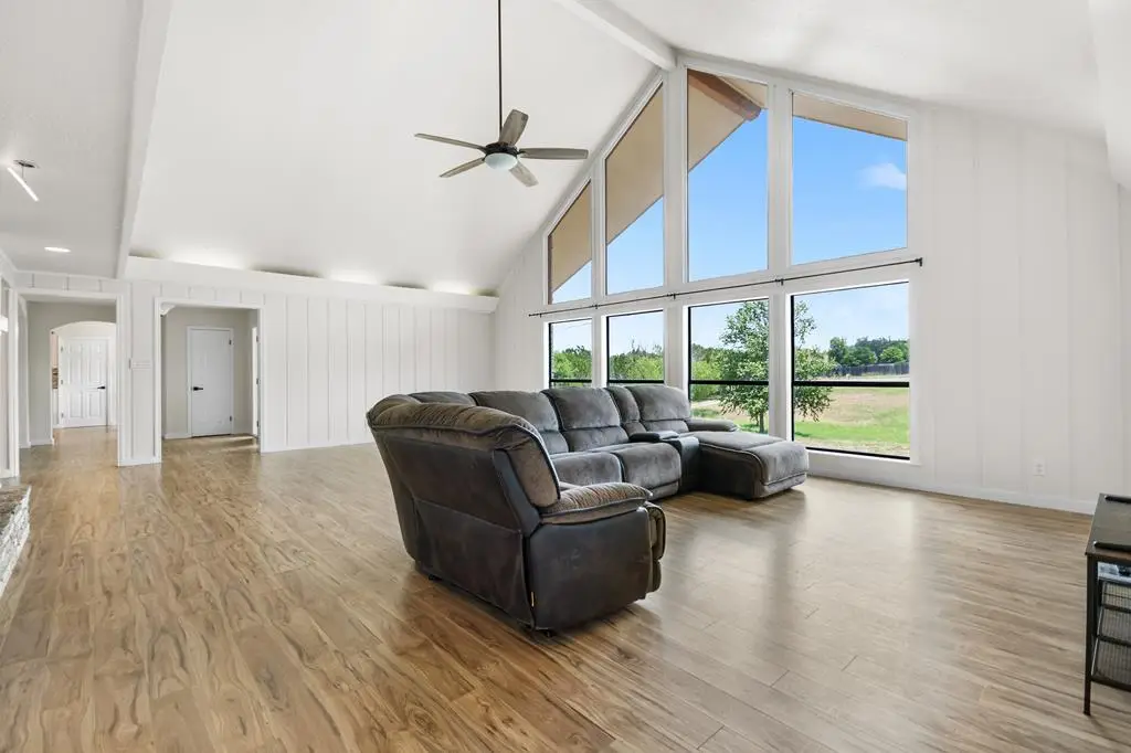 2044 Medina Hwy, Kerrville, TX 78028 - Image #1