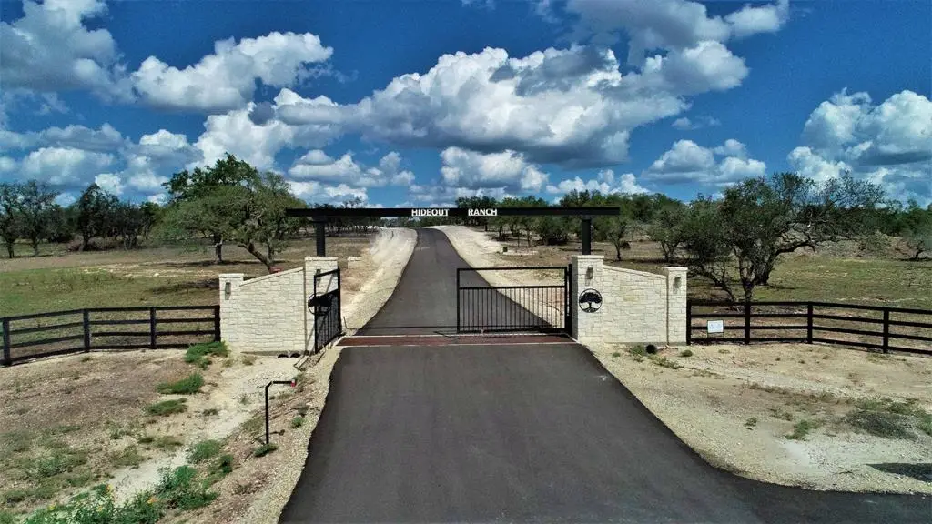 410 NW Brooklyn Dr, Mountain Home, TX 78058 - Image #1