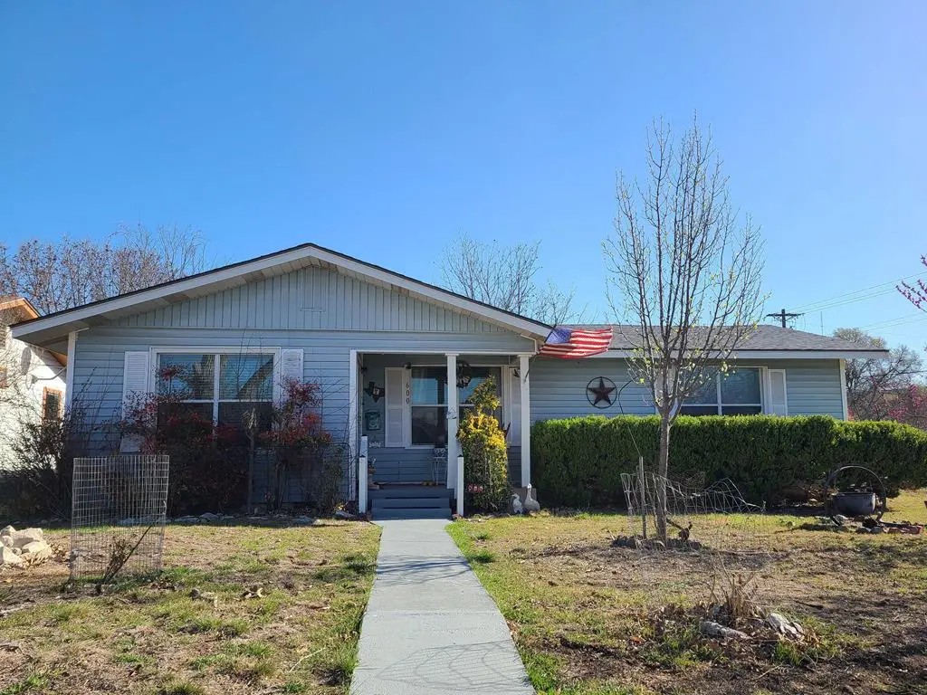 600 Leland St, Kerrville, TX 78028 - Image #1