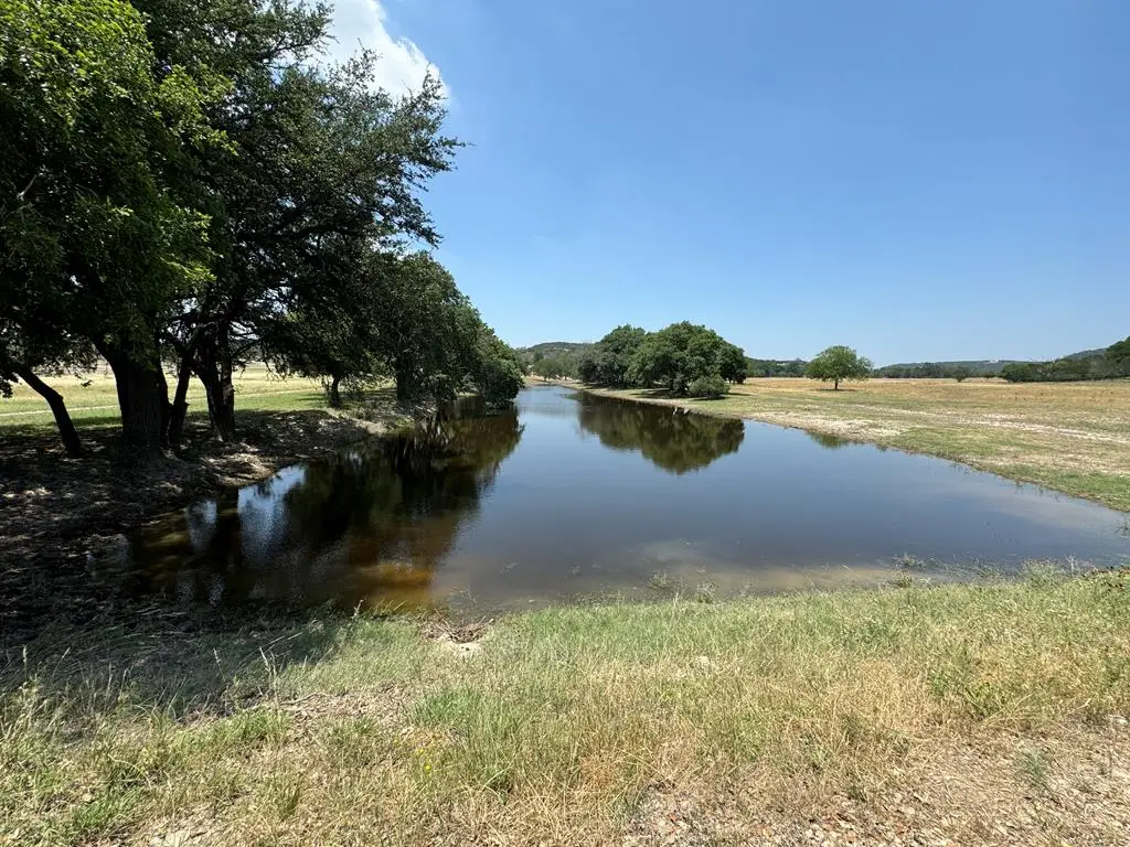 1275 Cypress Creek Rd, Kerrville, TX 78028 - Image #1