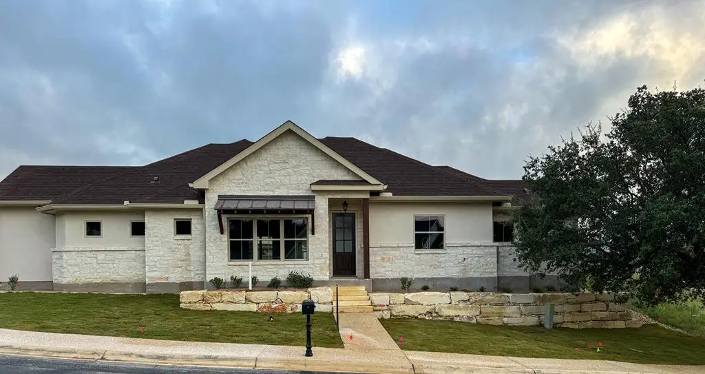 2015 N Chalet Circle, Kerrville, TX 78028 - Image #1