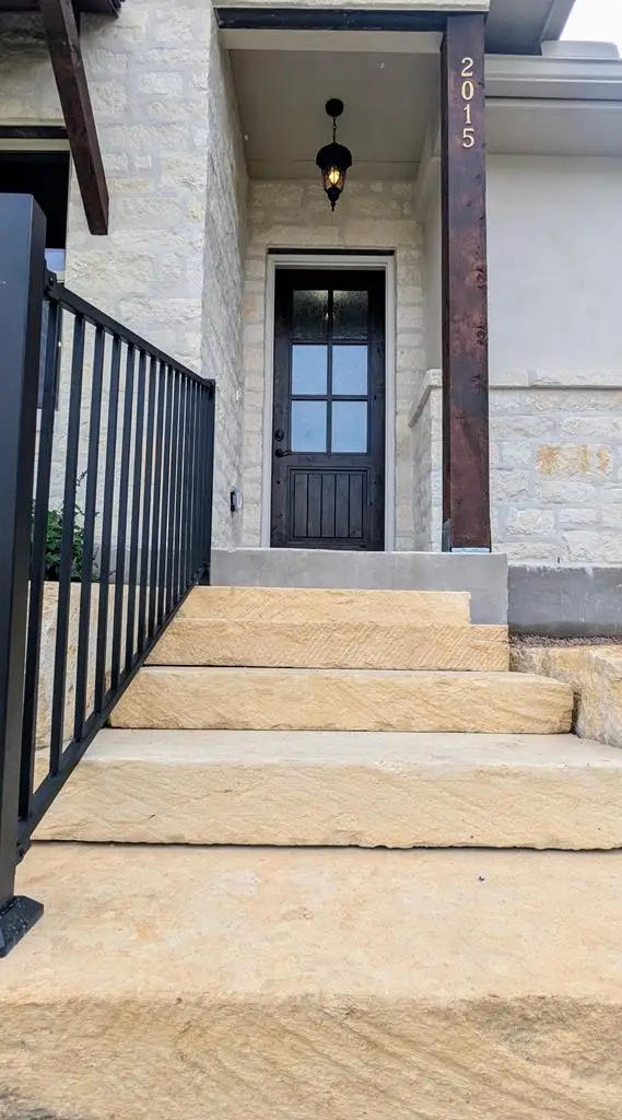 2015 N Chalet Circle, Kerrville, TX 78028 - Image #2