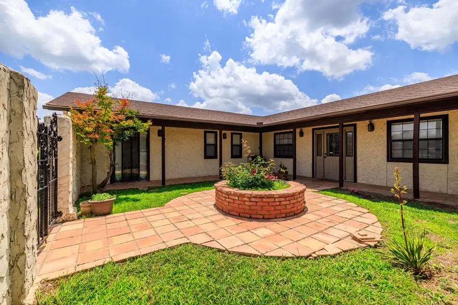 207 Broken Spur, Mountain Home, TX 78058 - Image #3