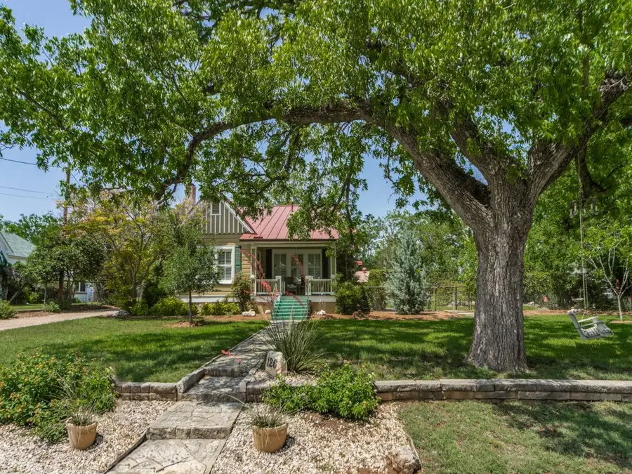 126 Idlewilde Blvd, Comfort, TX 78013 - Image #2