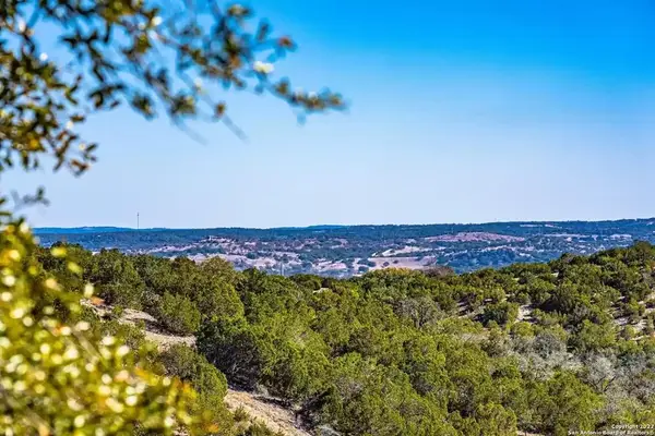 104 Mott Dr., Kerrville, TX 78028