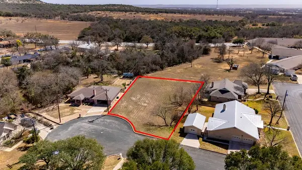 2009 Woodway Ct, Fredericksburg, TX 78624