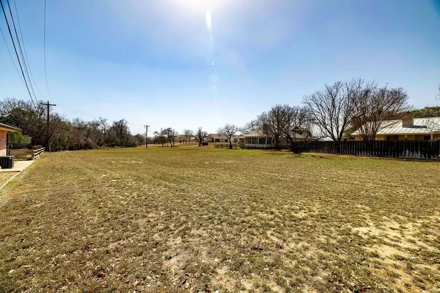 2009 Woodway Ct, Fredericksburg, TX 78624 - #2