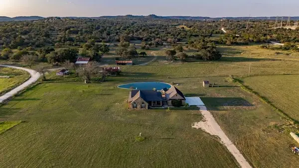 5730 Hwy 27, Center Point, TX 78010