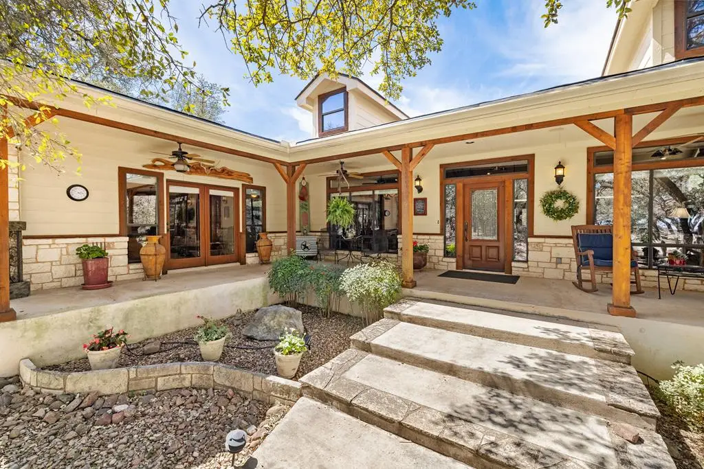 201 Los Encinos S, Kerrville, TX 78028 - #1