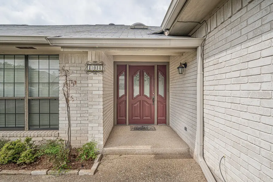 108 Holly Hill Dr, Ingram, TX 78025 - Image #2
