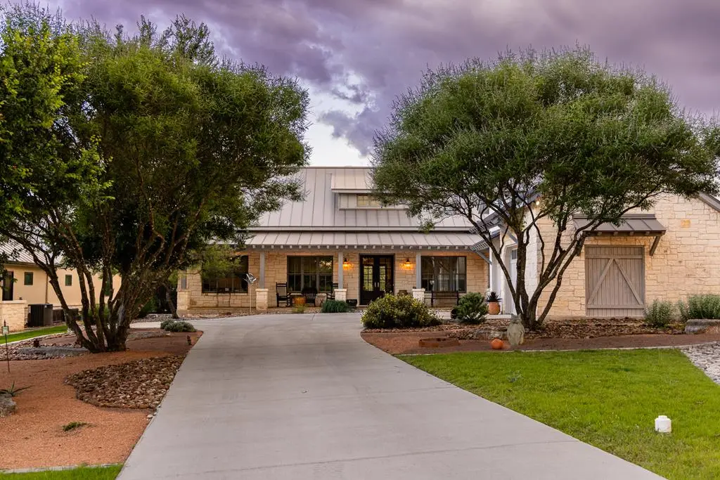 4064 E Comanche Trace Dr, Kerrville, TX 78028 - Image #1