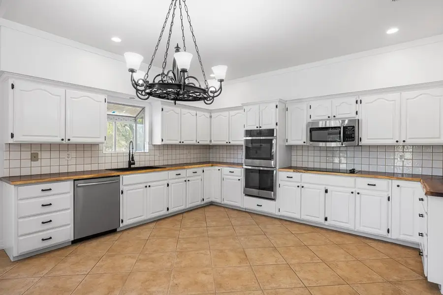 144 E St Andrews Loop, Kerrville, TX 78028 - Image #3