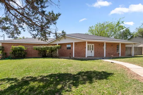 200 Red Oak Lane, Ingram, TX 78025