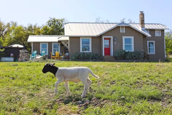 283 N Second St, Harper, TX 78631