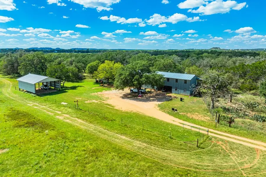 283-A Hallford Ln, Fredericksburg, TX 78624 - Image #3