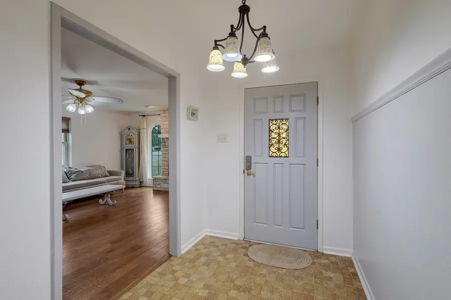 109 Briarwood Lane, Kerrville, TX 78028 - Image #2