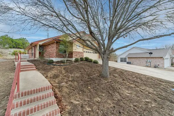 458 Vicksburg Ave, Kerrville, TX 78028