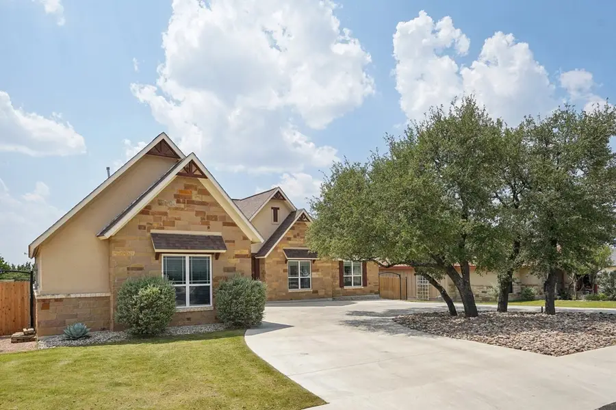 229 Yorktown Blvd, Kerrville, TX 78028 - Image #2